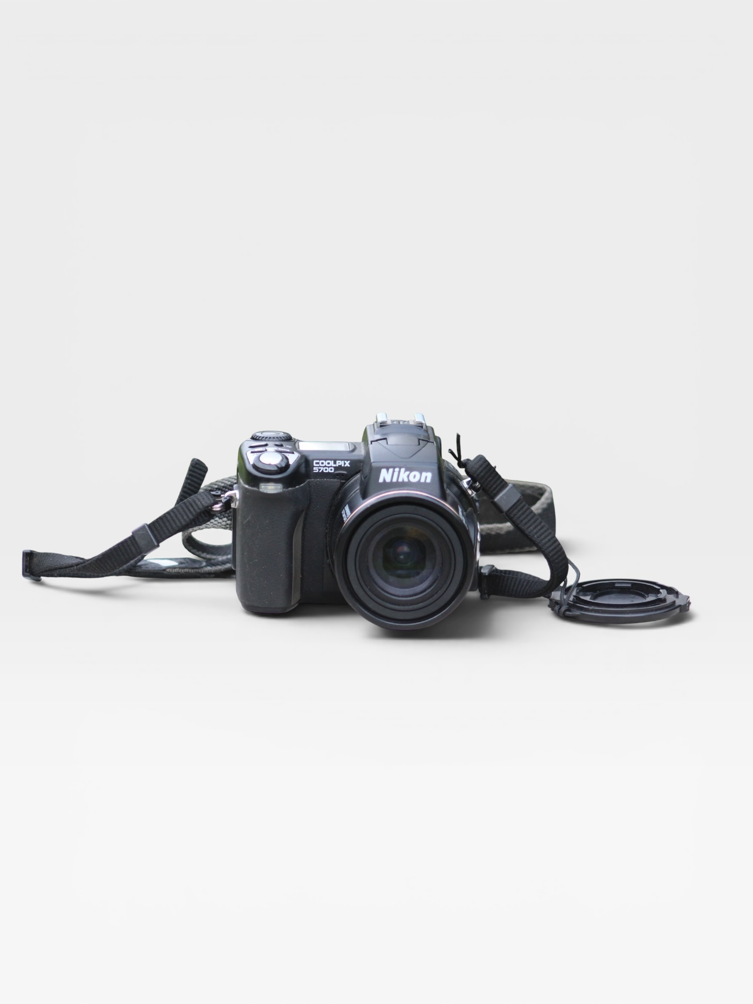 Nikon Coolpix 5700